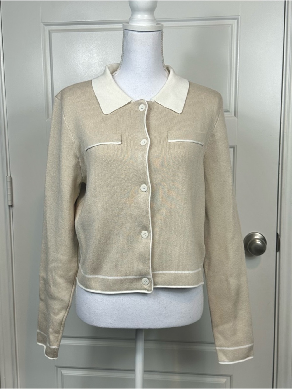 Emerson Lang Young Contemporary Classic Polo Beige Cardigan Sweater Size Large - Picture 2 of 11